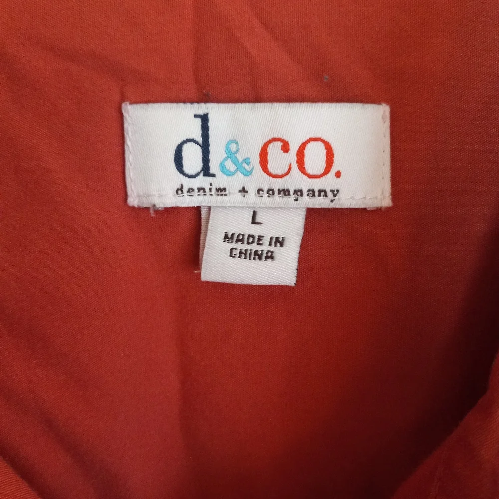 D & Co button front long sleeve women's top size L